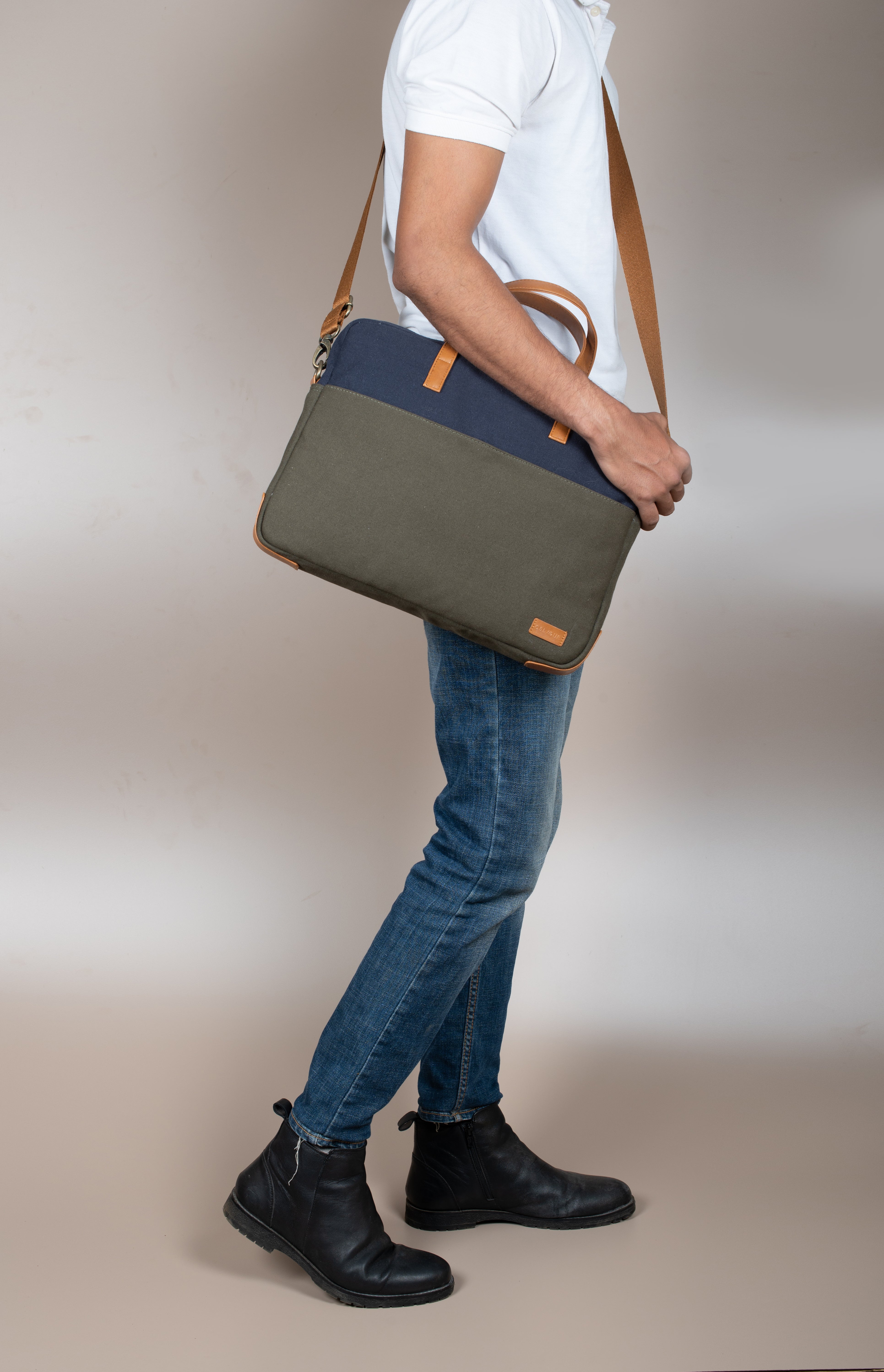 Oliver - Laptop Messenger Bag - Olive